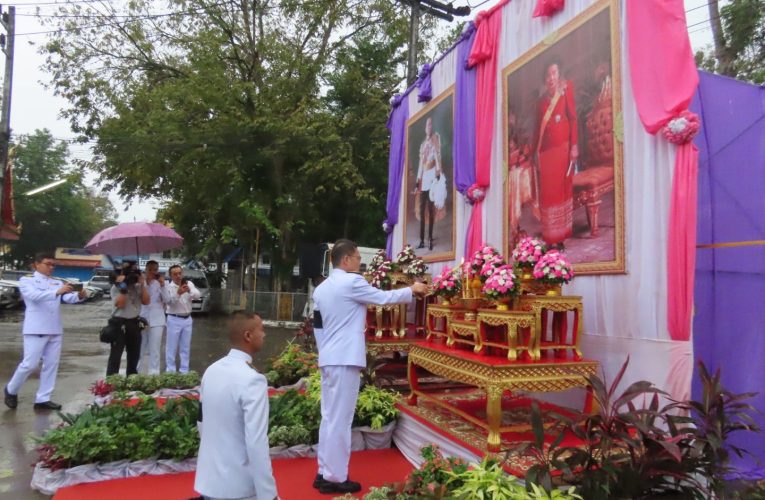 ชาวกระบี่จัดกิจกรรมเฉลิมพระเกียรติเจริญพระพุทธมนต์ทำบุญตักบาตรถวายพระราชกุศลเนื่องในวันคล้ายวันวรรคตพระมงกุฎเกล้าเจ้าอยู่หัวและวันคล้ายวันประสูติสมเด็จพระเจ้าภคินีเธอ