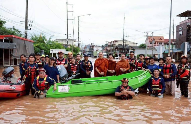 พระครูอ๊อดวัดเจดีย์หลวงเชียงใหม่ มอบปัจจัย 50,000 บาท ผ่าน “บุ๋ม ปนัดดา” ส่งต่อความห่วงใยสู่พี่น้องชาวใต้ – ทีมกู้ภัยสายเหนือเตรียมลงพื้นที่คืนนี้