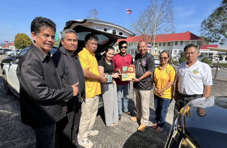 จ.จันทบุรี ข้าราชการประชาชนร่วมกันบริจาคสิ่งของเครื่องอุปโภคบริโภคที่มีความจำเป็น ต่อการดำรงชีวิตไปช่วยเหลือ ผู้ประสบอุทกภัย อำเภอ หาดใหญ่ จ.สงขลา