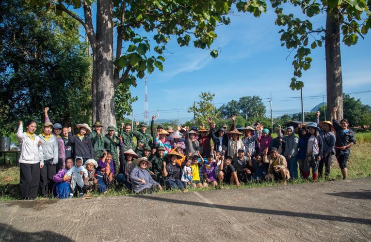 แม่ฮ่องสอน โรงเรียนพึ่งตนเองร่วมชุมชนลงมือเกี่ยวข้าว ทำต่อเนื่องให้มีบริโภคและทุกส่วนมีส่วนร่วม