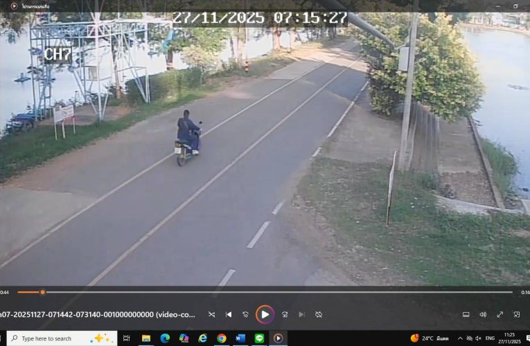 เฒ่าชาวเมืองพญาแลมาขอหลับนอนและข้าววัดกินแล้วตื่นเช้าทดแทนบุญคุณด้วยขโมยรถคนที่มาทำบุญ