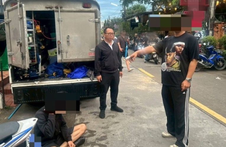 ตำรวจ สภ.ภูพิงคราชนิเวศน์ จ.เชียงใหม่ จับกุมผู้ต้องหาก่อเหตุทะเลาะวิวาทและทำร้ายร่างกายโดยใช้อาวุธมีด แจ้งข้อกล่าวหาร่วมกันพยายามฆ่าผู้อื่น และนำตัวไปฝากขังยังศาลจังหวัดเชียงใหม่