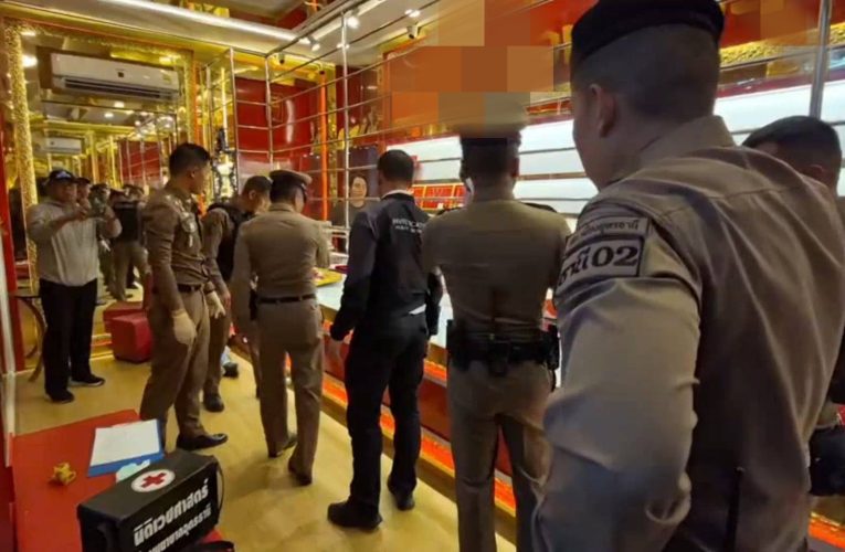 โจรเหิมควงปืนปล้นร้านทองเจ้าของร้านยิงสวนถูกไหล่หมดทางสู้ยิงหัวตัวเองดับอนาถ