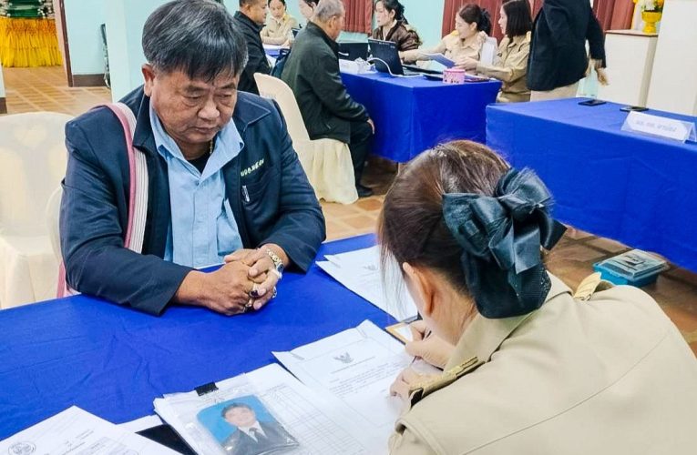 สมัครอบต.วันแรกมีคนดังรีบลงสมัคร