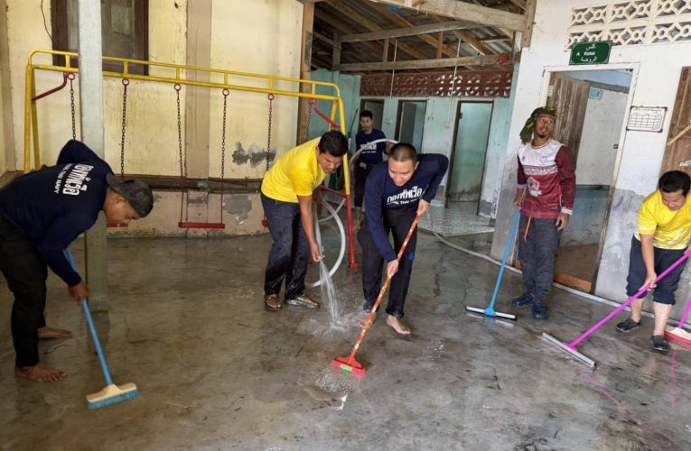 คลี่คลาย 6 อำเภอ – อีก 7 จ่อ.! ครู นักเรียน จิตอาสาทหารพรานนาวิกฯ “Big Cleaning” โรงเรียน เตรียมพร้อมเปิดทำการเรียนการสอน