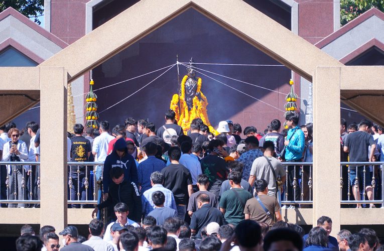 สุพรรณบุรี วิทยาลัยเทคนิคจัดพิธีไหว้ครูช่างใหญ่ที่สุดในประเทศศิษย์เก่าใหม่แห่ร่วมพิธีเนืองแน่น