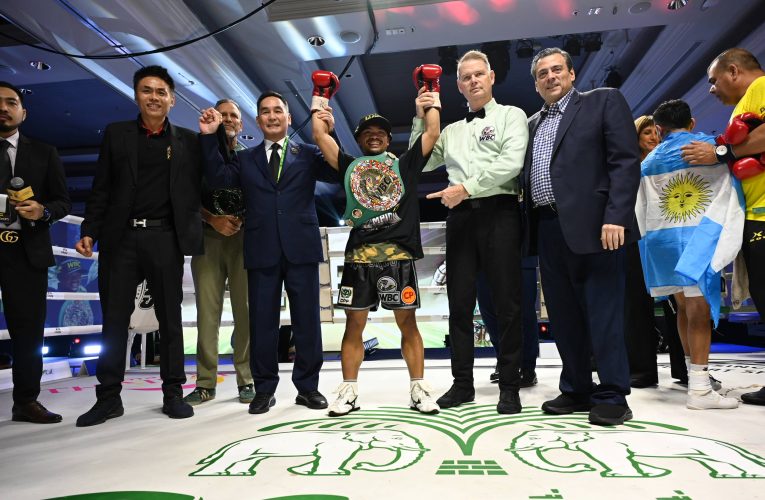 น็อค์เอาท์ ซีพีเอฟ ถึงแม้ความเร็วเป็นรองแต่อาศัยลูกหนักเดินต่อยท้องสลับบนออกอาวุธได้ต่อเนื่องได้ลูกหนักก่อนครบคว้าชัยเหนือ จูเนียร์ ซาราเต้