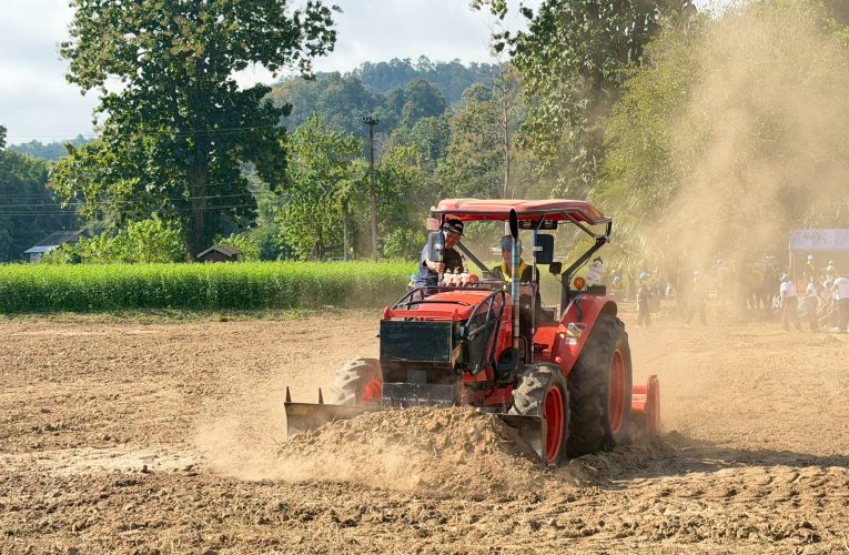 ศูนย์อำนวยการจิตอาสาพระราชทานอำเภอสบเมย จ.แม่ฮ่องสอน จัดกิจกรรมจิตอาสาพัฒนาเนื่องในวันคล้ายวันพระบรมราชสมภพพระบาทสมเด็จพระบรมชนกาธิเบศรมหาภูมิพล อดุลยเดชมหาราชบรมนาถบพิตร สนับสนุนการป้องกันและแก้ไขปัญหาไฟป่า หมอกควัน