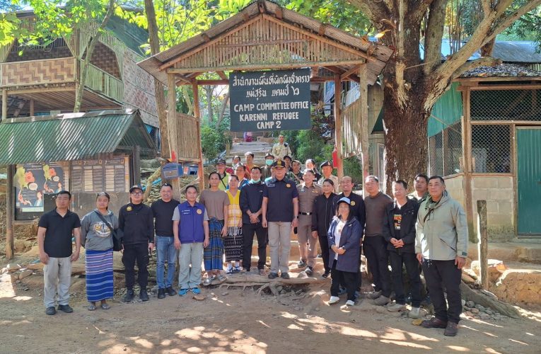 เยี่ยมผู้ลี้ภัยชาวคาเรนนี