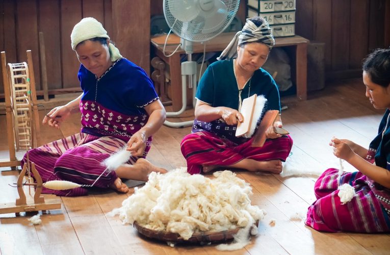 ผ้าทอขนแกะของดีห้วยห้อม