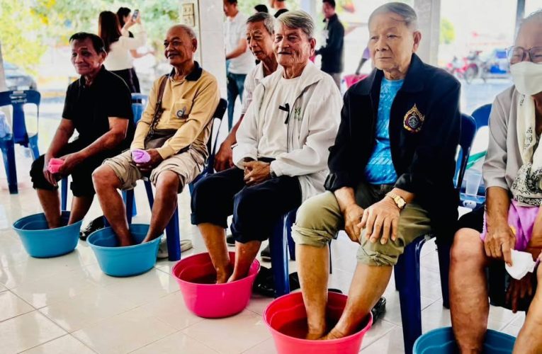 อบต.ทุ่งขวางจัดโครงการส่งเสริมสนับสนุนกิจกรรมโรงเรียนผู้สุงอายุให้กับผู้สูงอายุในชุมชน