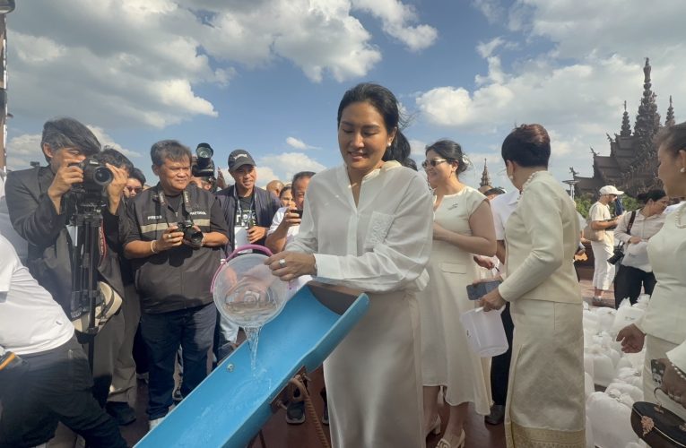 ร่วมสำนึกในพระมหากรุณาธิคุณ ปล่อยพันธุ์ปูม้าและพันธุ์กุ้งทะเล 8.9 แสนตัวลงอ่าวพัทยา