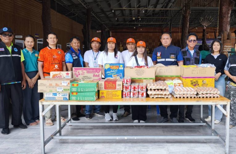 ศรีสะเกษ – จิตอาสาลงพื้นที่ช่วยเหลือผู้อพยพปัญหาชายแดนไทย-กัมพูชา อำเภอโนนคูณ จ.ศรีสะเกษ