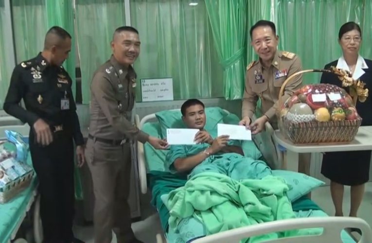 เยี่ยมปลอบขวัญให้กำลังใจทหารบาดเจ็บสมรภูมิไทย-กัมพูชา