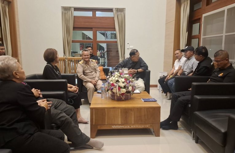 ผู้ว่าสิงห์บุรี พบสื่อมวลชน มอบนโยบายการสร้างสื่อประชาสัมพันธ์จังหวัดสิงห์บุรี