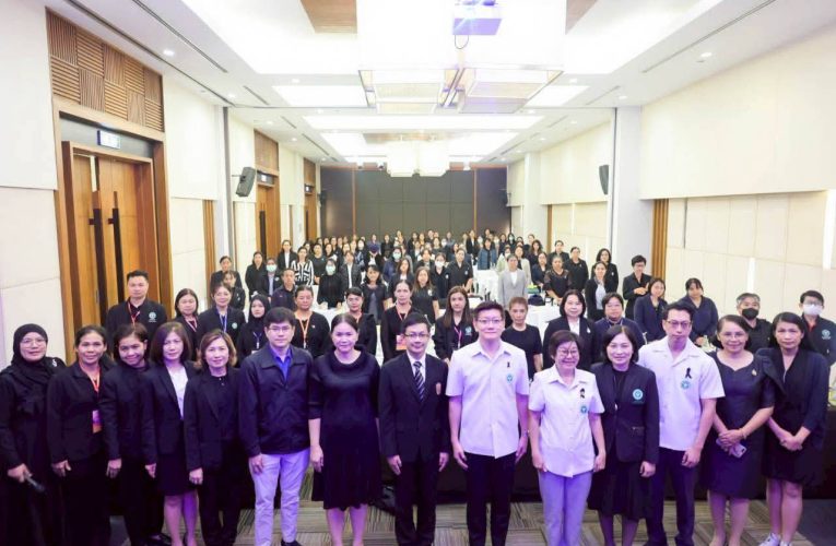 นายแพทย์วุฒิพันธ์ สิทธิการิยะนายแพทย์ชำนาญการพิเศษ โรงพยาบาลสิงห์บุรีร่วมเป็นวิทยากรบรรยายแผนการดำเนินงาน Service planสาขาสุขภาพจิตและยาเสพติด เขตสุขภาพที่ 4