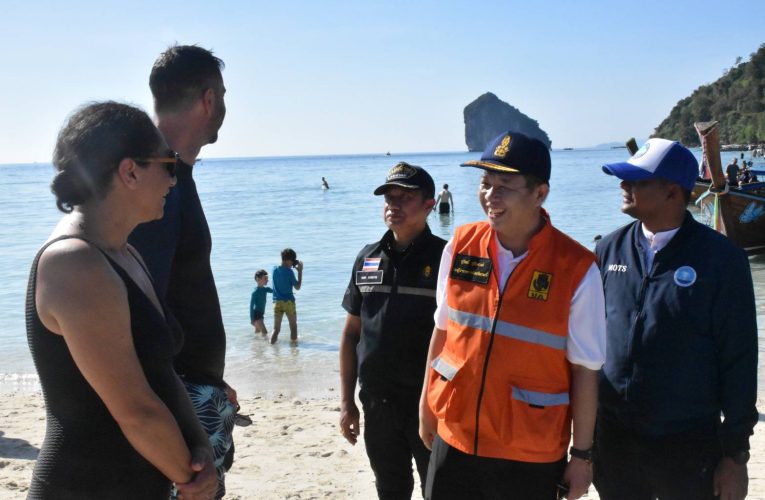 รองผู้ว่ากระบี่นำทีมลงพื้นที่แหล่งท่องเที่ยวตรวจเข้มความปลอดภัยทางทะเลช่วงคริสต์มาศและเทศกาลปีใหม่ 2569 สร้างความมั่นใจเน้นย้ำเที่ยวกระบี่ปลอดภัยร้อยเปอร์เซ็นต์