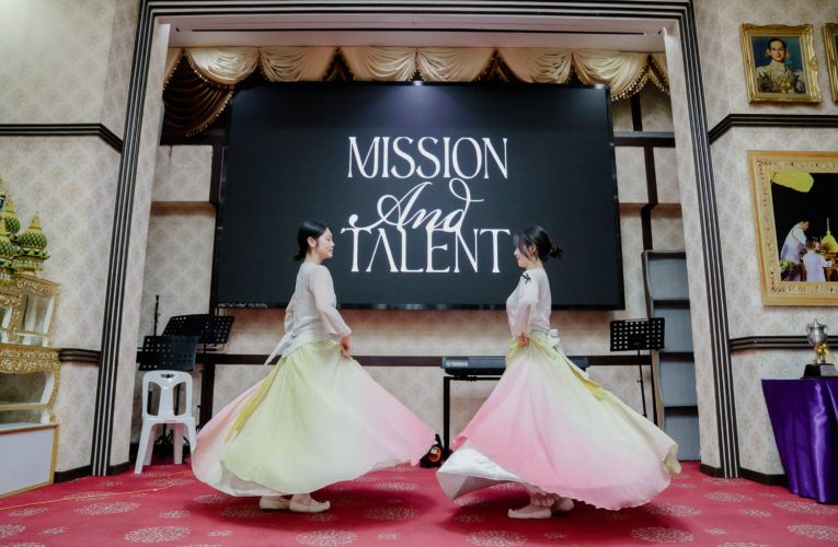 คริสตจักรศิลาเอกร่วมกับนักศึกษามหาวิทยาลัยฮันดง เกาหลีใต้ ส่งมอบความสุขวันคริสต์มาสให้เทศบาลนครหัวหิน