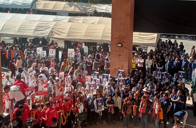 อุดรธานีคึกคัก เปิดรับสมัคร ส.ส. วันแรก พรรคการเมืองแห่ยื่นสมัครครบทุกเขต กองเชียร์แน่น บรรยากาศเป็นไปด้วยความเรียบร้อย