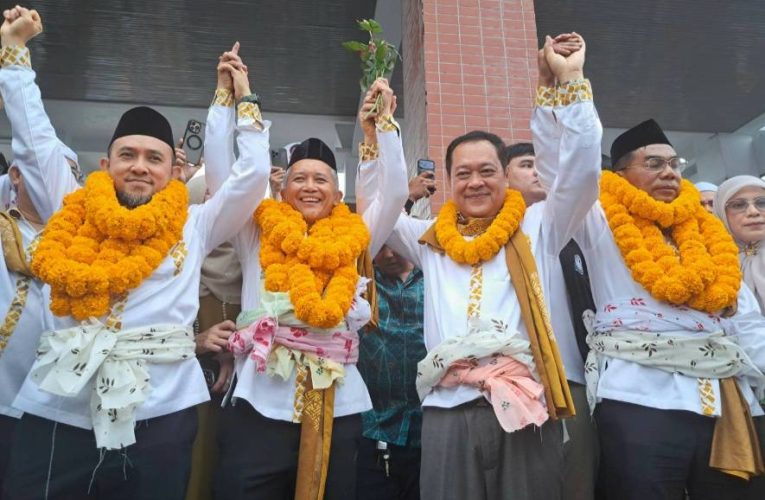 “พ.ต.อ.ทวี สอดส่อง” เชื่อมั่นศรัทธาประชาชนต่อ “พรรคประชาชาติ” ประกาศจะ “แลนด์สไลด์” ครบ 13 เขตเลือกตั้งใน 3 จชต. ชูนโยบายปลดหนี้ – แก้ปัญหาข้อพิพาทที่ดินทำกิน