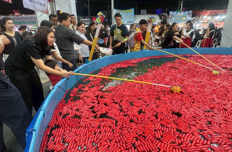 ระยองคึกคัก! เปิดงานวันสมเด็จพระเจ้าตากสินมหาราชและงานกาชาดจังหวัดระยอง ประจำปี 2568 เพื่อกระตุ้นเศรษฐกิจท้องถิ่นในช่วงเทศกาลปีใหม่