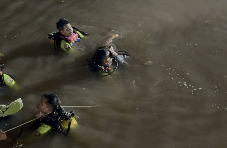 ปทุมธานีสลดรับปีใหม่กระบะขนแรงงานต่างด้าวหลง GPS พุ่งตกคลอง 13 ดับแล้ว 3 รอด 7 สูญหายอีกหลายราย ประเดิม 7 วันอันตราย