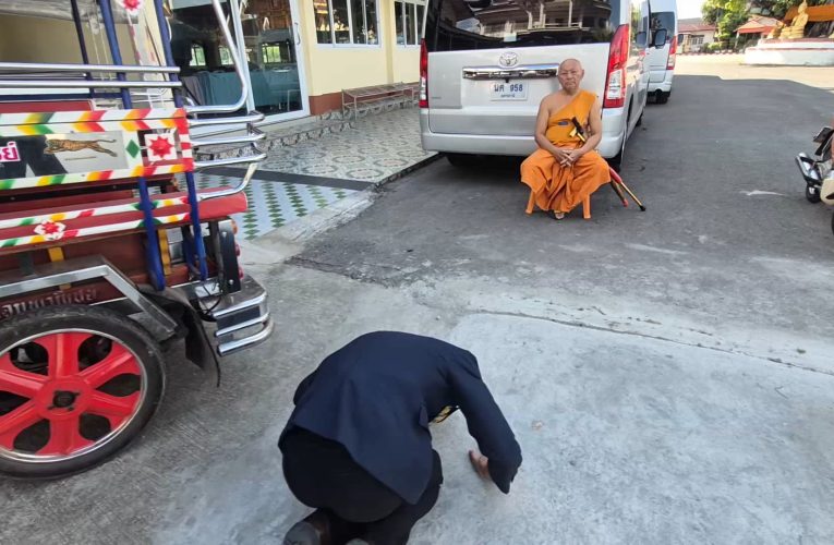 หนุ่มยุ่นพี้กัญชาจนเพี้ยนบุกวัดมาร้องไห้อ้างมาล้างบาปรอขึ้นศาลคดีลักลำโพงบลูทูธ