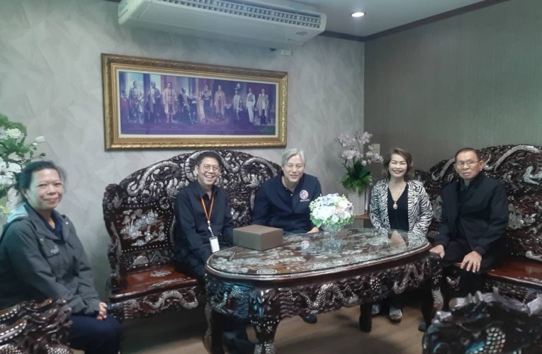 ราชบุรี – มอบกระเช้าของขวัญสวัสดีปีใหม่ 2569 ถือปฏิบัติขึ้นปีใหม่สืบทอดประเพณีเป็นการรักษาธรรมเนียมปฏิบัติที่ดีงาม