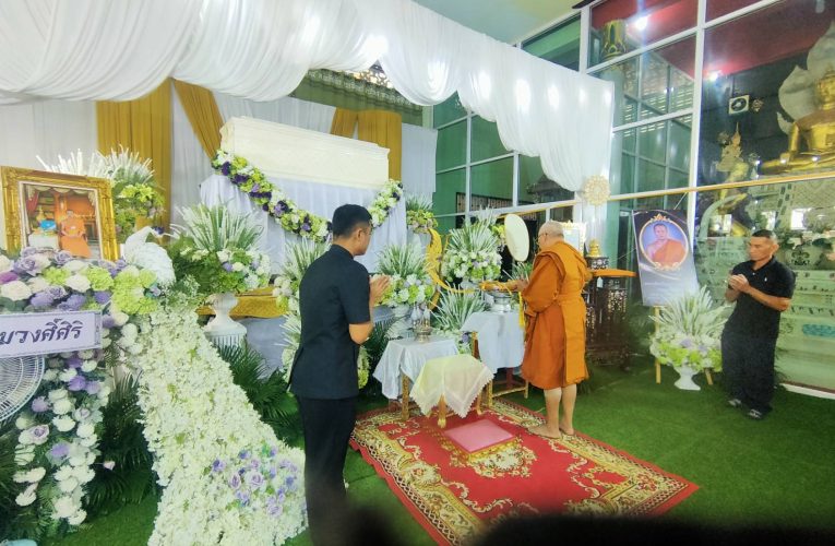 คณะศิษย์ยานุศิษย์และประชาชนวัดเจติยาราม(เจดีย์หัก ) ต.เจดีย์หัก อำเภอเมืองจ.ราชบุรี ทำบุญเลี้ยงพระ 7 วันผู้ช่วยเจ้าอาวาสวัดเจดีย์หัก(วัดเจติยาราม) มรณะภาพ