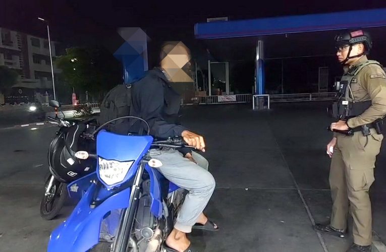 ทหารยศสิบโท อ้างเมาขับรถ จยย.พังป้ายหาเสียง ส.ส.ลพบุรี ที่ติดริมถนน