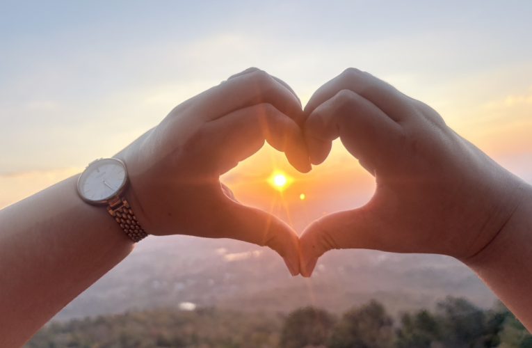 หนองบัวลำภู นักท่องเที่ยวแห่ชมแสงอาทิตย์ตกของวันขึ้นปีใหม่