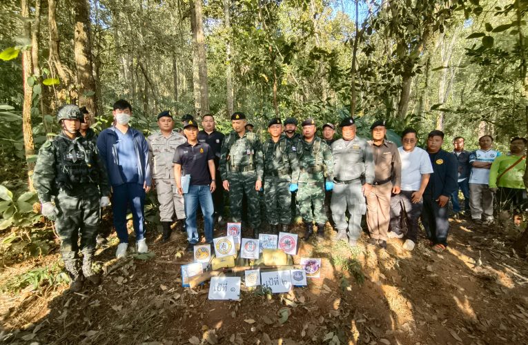 อำเภอฝาง จังหวัดเชียงใหม่ปะทะดับยึดยาบ้าสองแสนกว่าเม็ด