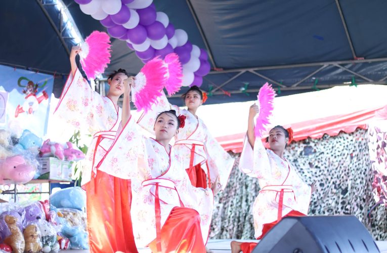 จ.จันทบุรี หลายพื้นที่จัดงานวันเด็กคึกคัก เน้นย้ำเยาวชน “รักชาติไทย ใส่ใจโลก” พร้อมกิจกรรมสร้างรอยยิ้มและความสนุกสนาน ผู้ใหญ่ใจดีจัดเต็มอาหารคาว-หวาน