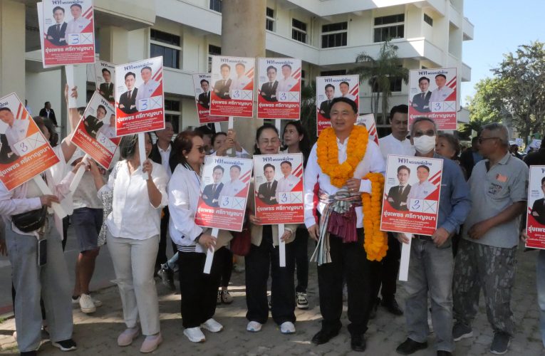 รุ่งเพชรฯลูกลานชาวอำเภอศรีบุญเรืองโดยกำเนิด