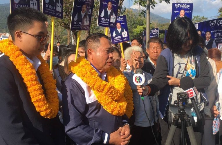 ภูมิใจไทย บุกบ้านทักษิณ