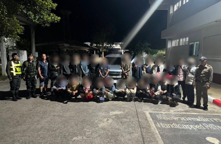 กาญจนบุรี ทหาร ฉก.ลาดหญ้า กกล.สุรสีห์ สกัดจับกระบะขนต่างด้าวเถื่อนเกือบ 100 ชีวิต สุดท้ายจนมุมหนีไม่รอด