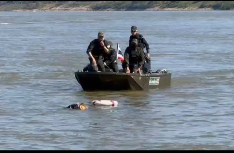 ยายวัย 65 ปี ชาวปทุมธานี น้อยใจลูก ตัดสินใจกระโดดน้ำโขงเพื่อปิดชีพตัวเอง โชคดี เจ้าหน้าที่ สน.เรือหนองคาย ช่วยไว้ได้