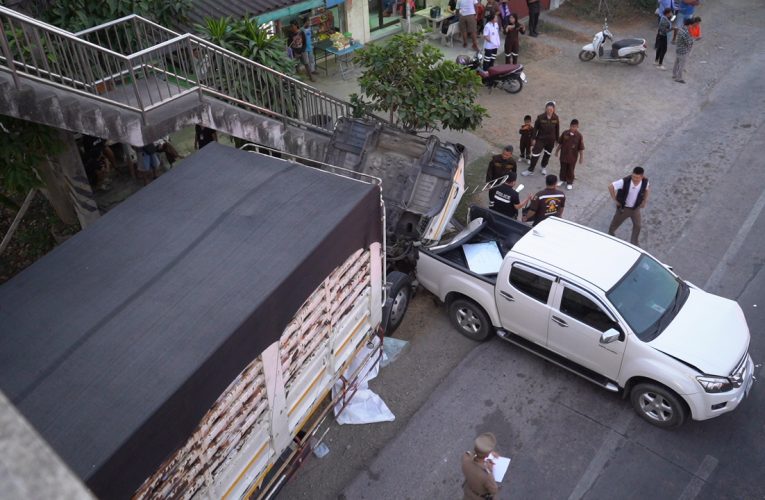 สิบล้อหัวเก๋งหลุดชนท้ายกระบะดับ 1 เจ็บ 2นับเป็นอุทาหรณ์สำหรับอุบัติเหตุรายนี้