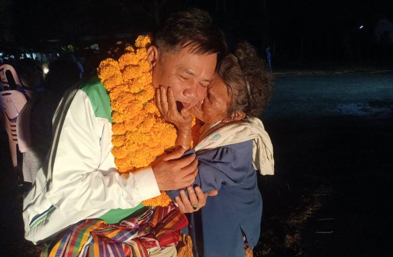 ​“เกษตรโต้ง” เบอร์ 2 พรรคกล้าธรรม ลุยบ้านถิ่น-ปะโค เปิดใจสู้ความยากลำบาก ลั่น พร้อมเป็นตัวแทนที่เข้าใจหัวอกเกษตรกรอย่างแท้จริง