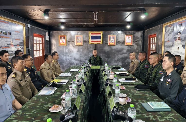 กาญจนบุรี ฉก.ลาดหญ้า กกล.สุรสีห์ รวบต่างด้าวผิดกฎหมาย 114 ราย ด้าน ผบ.ฉก.ลาดหญ้า ลงพื้นที่เน้นย้ำมาตรการความเข้มงวด ป้องกันการกระทำผิดกฎหมายชายแดนเมืองกาญจน์