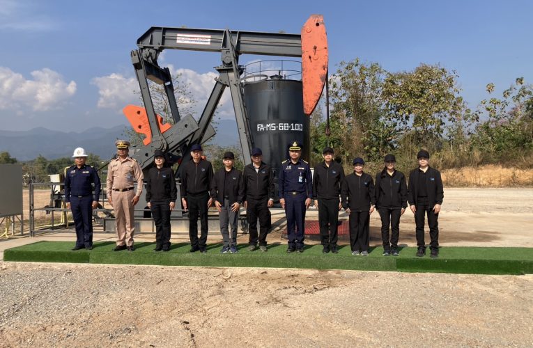 อำเภอฝาง จังหวัดเชียงใหม่คณะ(สปร.ทบ)ตรวจเยี่ยมศูนย์พัฒนาปิโตรเลียมภาคเหนือ