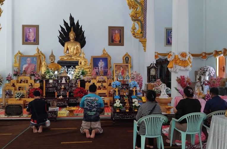 ปทุมธานี ไอ้ไข่วัดบึงบากลายเป็นไวรัลในกลุ่มสายมูตามรอยสื่อดังมาตามหาให้รถเก๋งหรูหลักล้าน ให้โชคก้อนโต