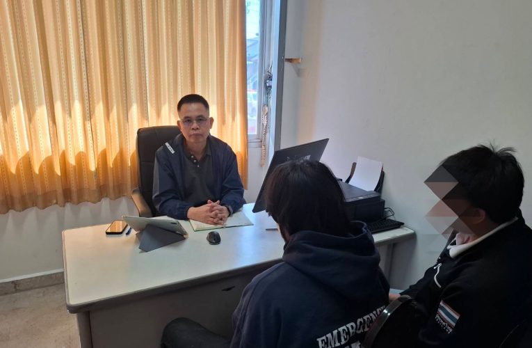 เขม่นกันในร้านอาหาร ลูกชายหัวหน้าค่ายมวยแทงอริดับ 1 บาดเจ็บ 2 ราย ให้การภาคเสธ อ้างป้องกันตัว