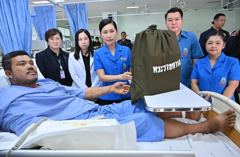 ผู้ว่าราชการจังหวัดนครปฐม พร้อมด้วยเหล่ากาชาดจังหวัด และส่วนราชการมอบถุงพระราชทานมูลนิธิราชประชานุเคราะห์ให้แก่ผู้ประสบอัคคีภัยในพื้นที่อำเภอเมืองนครปฐม