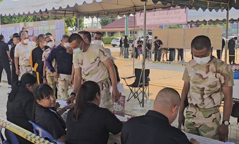 บรรยากาศเลือกตั้งล่วงหน้า เขต 2 ปราณบุรี–หัวหิน คึกคัก ประชาชนแห่ใช้สิทธิ์ต่อเนื่อง