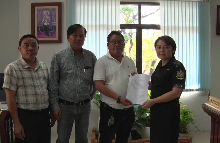 เชียงใหม่ ชาวม่อนแจ่มเฮเจ้าหน้าที่เตรียมออกเอกสารสิทธิ์