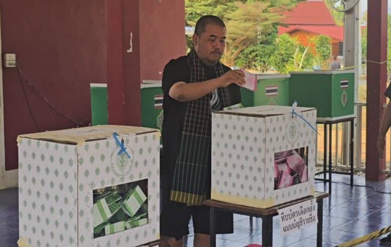 ผู้นำท้องถิ่น–ผู้สมัคร ส.ส. เขต 2 ปราณบุรี–หัวหิน พร้อมใจใช้สิทธิ สะท้อนพลังประชาธิปไตย