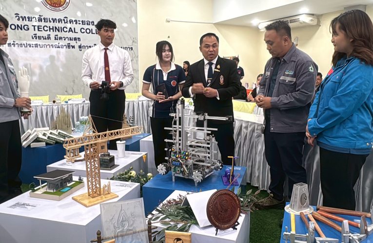 เทคนิคระยอง ชวน นศ. หางาน และหาสถานประกอบการฝึกงาน พบกันในงาน ‘RYTC Skill to Career : EEC job Matching 2026’ จัดขึ้น 18-19 ก.พ.นี้ โดยมีสถานประกอบการ 100 แห่ง ตบเท้าเข้าร่วมงานรอสัมภาษณ์งานโดยตรง