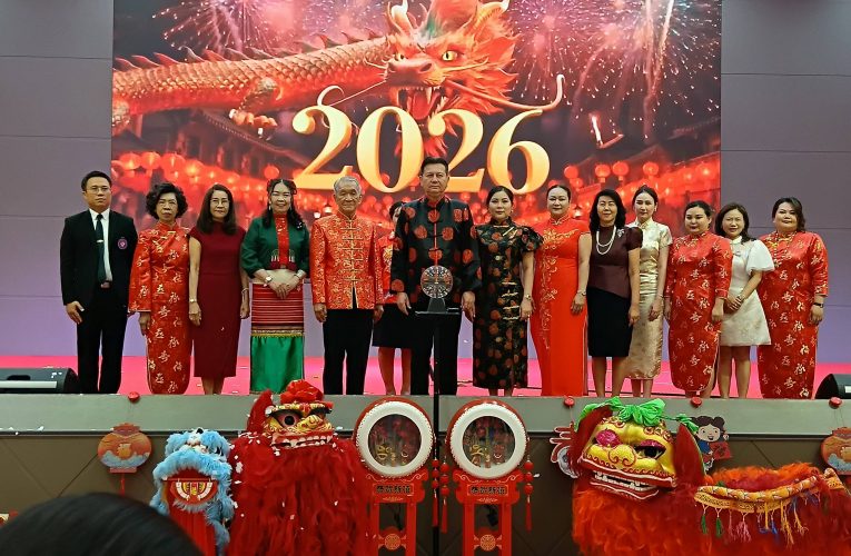 กำแพงเพชร-ภู่ขจรต้อนรับตรุษจีนอลังการ