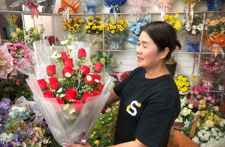 ยะลาวันวาเลนไทน์คึกคัก สื่อรักผ่านดอกไม้ แทนใจคนพิเศษ